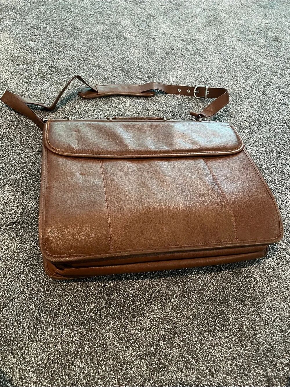 Men’s Leather Briefcase Messenger with Dual Front Pockets